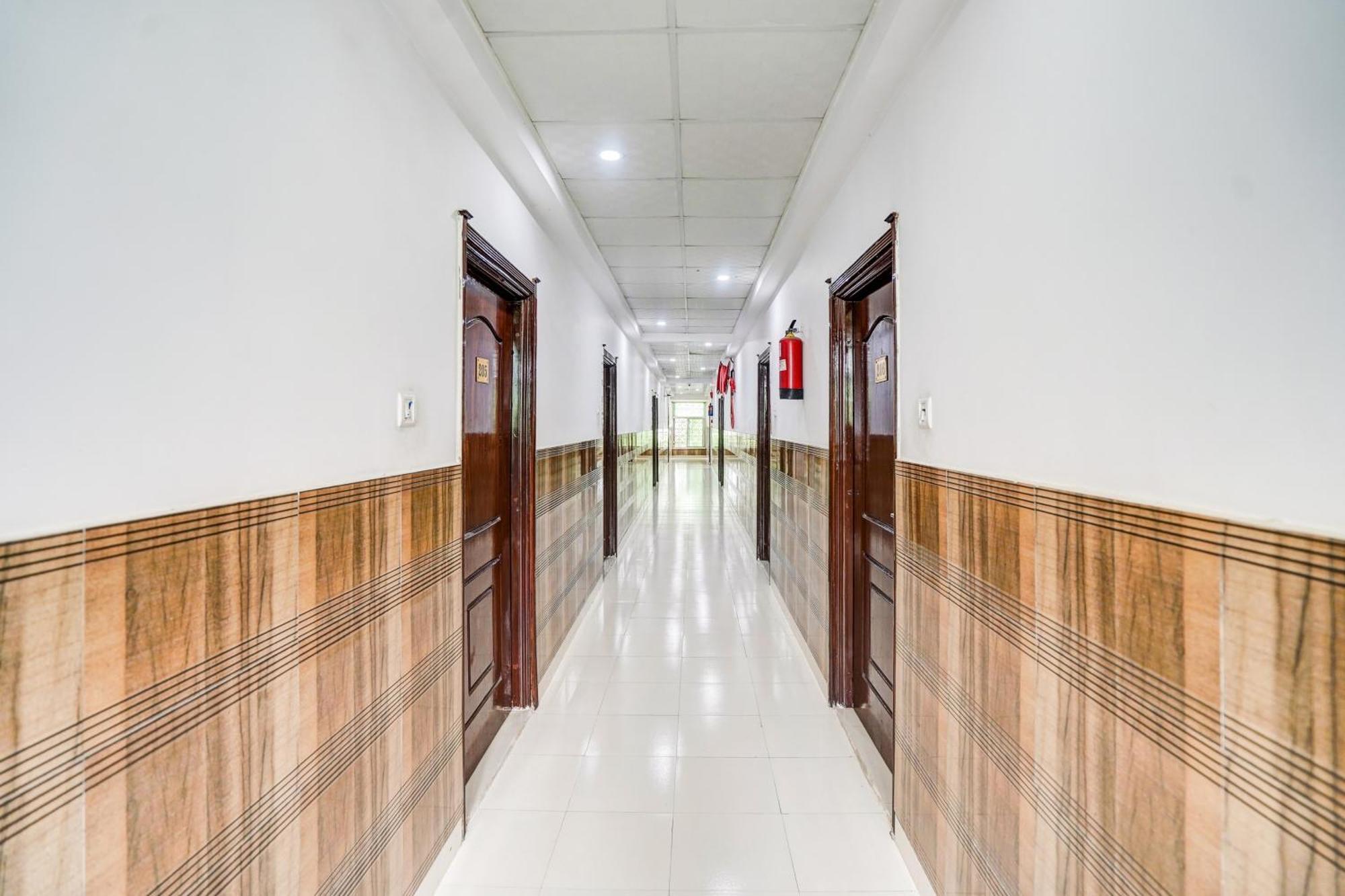 Super Hotel O Sgpgi Bijnaur Kültér fotó